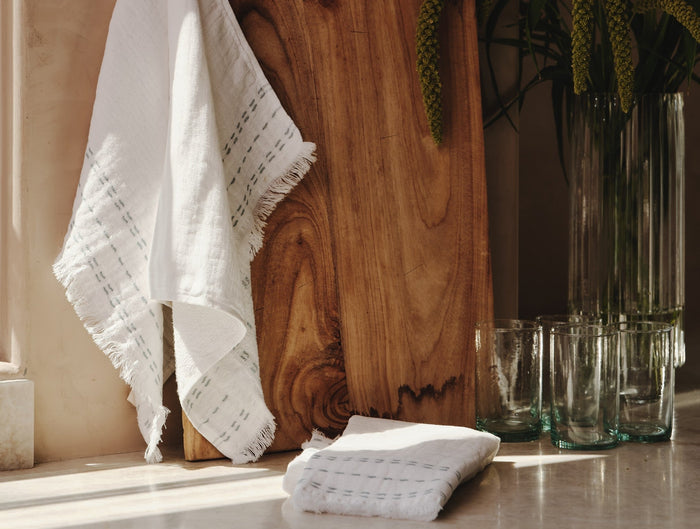 Alder Organic Hand Towel, Set of 2 | Alpine White w/Pacific Blue