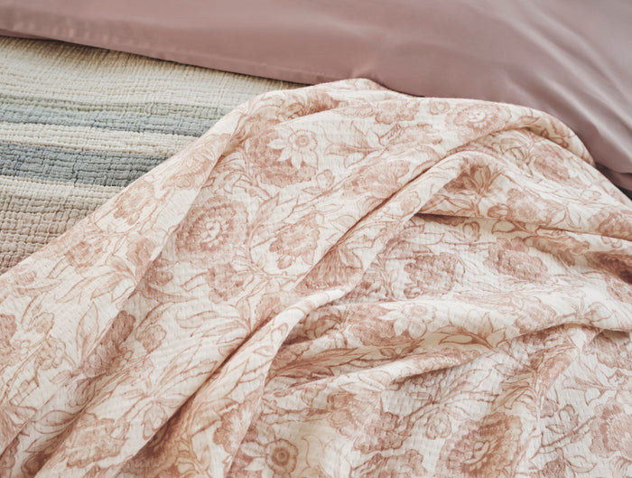 Balboa Organic Matelasse Print Throw