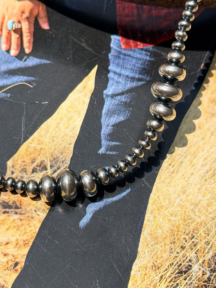Graduated 3-8mm Rondelle Navajo Style Necklace 16”