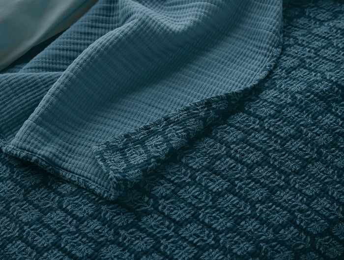 Mirada Organic Matelasse Coverlet