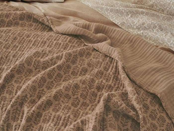 Mirada Organic Matelasse Coverlet