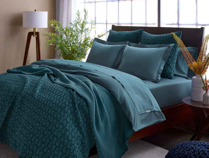 Mirada Organic Matelasse Throw