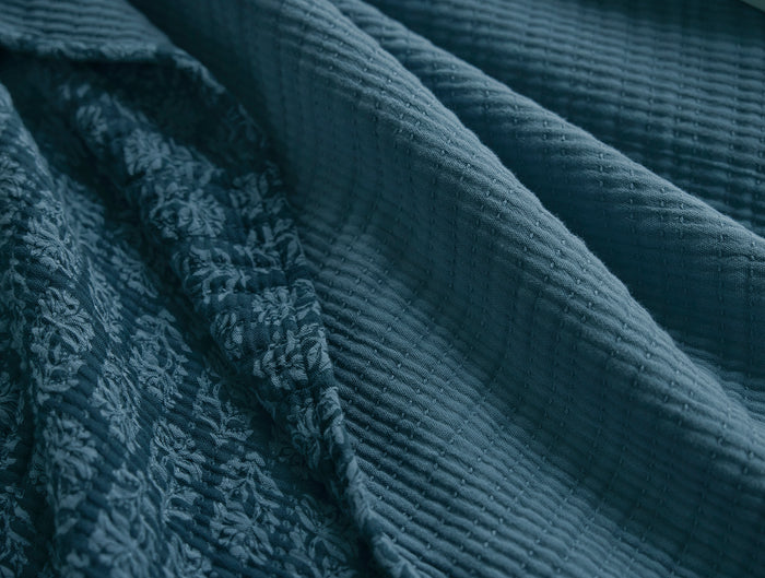 Mirada Organic Matelasse Throw