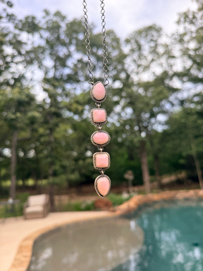 Native Made Queen Pink Conch Shell & Sterling Silver Necklace