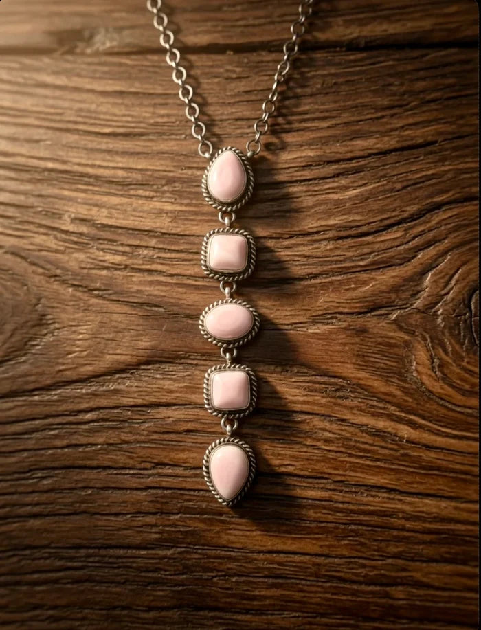 Native Made Queen Pink Conch Shell & Sterling Silver Necklace