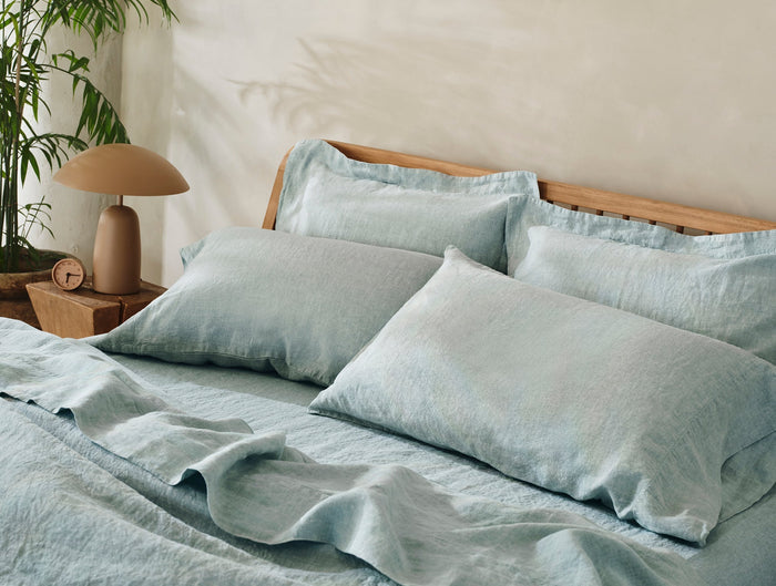 Organic Relaxed Linen Fitted Sheet - Coyuchi | Pacific Blue Chambray
